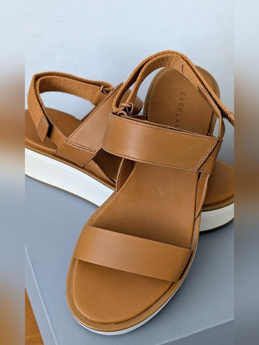 (NEW IN BOX♥️) Everlane Tan Leather Platform Sport Sandals Size 8 Never Worn - Picture 2 of 9